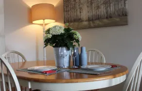April Cottage - Image 5