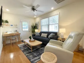 Hidden Gem: Epic cottage near UNCW, Beach & Downtown - Image 2