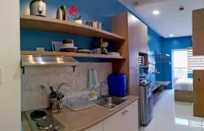 Bright, Stylish Studio w/ Balcony & WiFi near BGC - Image 2
