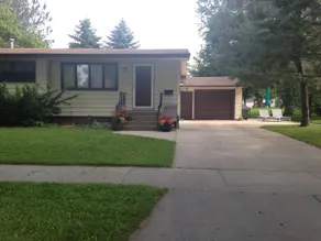 Comfortable and Quaint w/ a Hot Tub - Image 2
