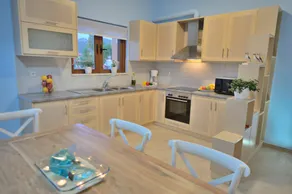 Waterfront with Extraordinary View, Pasithea - Image 4