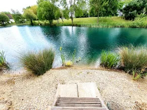 Luxurious, South-Facing Lakeside Lodge - Image 3