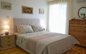 Quiet Garden View Apartment (5' walk to the beach) - Image 2