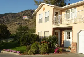 Vineyards & Lakeviews - Private Hillside Suite - Image 4