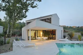 5*Modern Seaview villa with private pool - Image 2