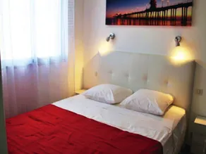 SCHÖNE NEUE WOHNUNG MIT HERRLICHEM BLICK AUF AJACCIO BAY UND POOL - Image 2