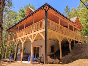 The perfect getaway! A modern log cabin near AVL. - Image 4