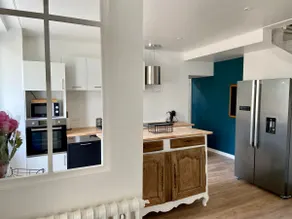 Large family home with pool - Image 3