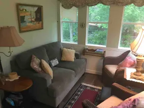 Cozy 2-Bedroom Cottage A Block From The Beach - Image 3