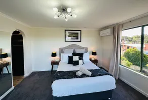 TrevallynTreasure! Large home/Spa bath/Views - Image 2