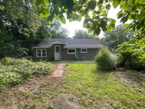 Cottage on Clymer - Image 2