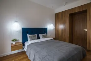 Apartment with balcony near The Old Market Square - Image 3