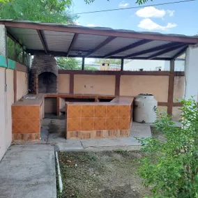 2 Bedroom-home, huge space with outdoor firepit - Image 2