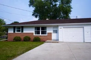 Packer Game Day House - Image 2