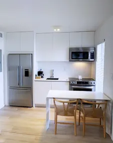 1 Bedroom Queen Size Apartment - Image 4