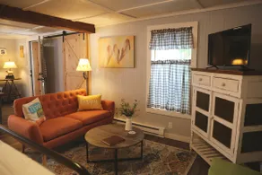 Sunflower Cottage - cozy romantic mountain escape - Image 3