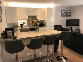 Private Stylish Lodge, Hot Tub, Wi-Fi, Heating, 5* - Image 3