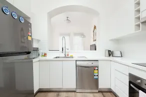 STUNNING SYDNEY HOME 1 - Image 4