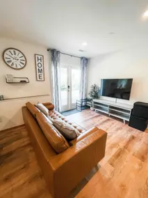 Spacious and Cozy 3BR Suite with Backyard - Image 2