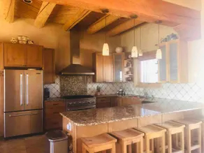 Spacious 3 bedroom home with 360 views & hot tub - Image 2