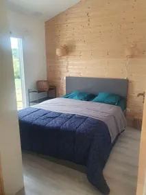 Quiet wooden house - Image 5