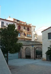 Apartment with garden/patio in the city center. - Image 4