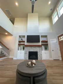 *MODERN* luxury home away from home - Image 4