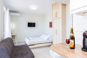 Sunset View Apartment - Image 3