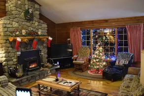 Large log cabin in the heart of the Adirondacks - Image 2