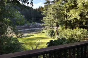 LuCKY BEND Summer Boats Walk to River Deck View - Image 3