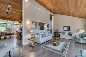 Spacious home with Gorgeous Views - Image 3