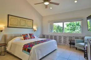 Oasis Tropical, on a golf course near the beach - Image 3