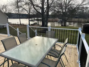 Lake Bowen Retreat - Image 4