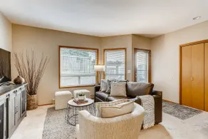 Stylish Kirkland Getaway Awaits You! - Image 2