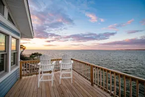 Waterfront Cottage With 180 Degree Views!! - Image 3