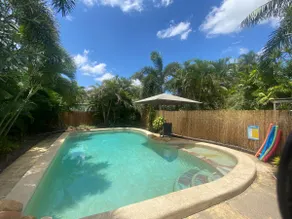 Private Ground Floor with Pool Access - Image 3