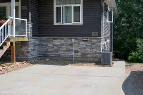 Muskeg Creek Suite close to Multiplex & AU - Image 2