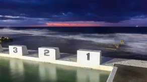 Stylish Merewether Suite with Free Parking (no. 1) - Image 5