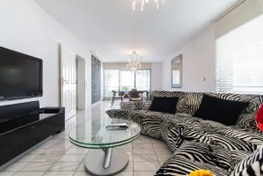 Luxury apartment in the best location of Düsseldorf - Image 3