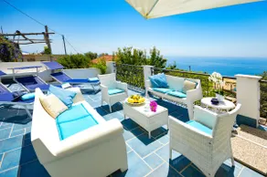 VILLA CON TERRAZA PANORÁMICA A 10 MINUTOS DE LA PLAYA - Image 5
