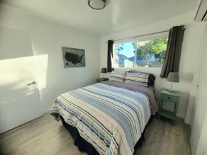Golden Hours Base Camp: Sunny 2 Bed Home w/ Garage - Image 4
