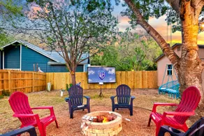 Outdoor movie Sea World Lackland AFB Family House - Image 2