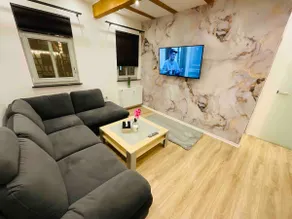 Deluxe Two Bedroom Apartment - up to 5 - Image 5