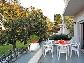 Villa Iolanda ”Blu” a stone's throw from the sea - Image 5
