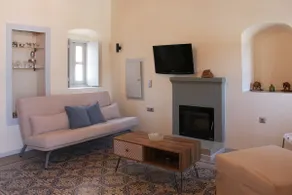 Beneath the Rock Residence - Image 4