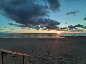 Beautiful lakefront getaway with private beach - Image 2