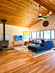 Private Vineyard Home - 25 Acre, Pets ok, King bed - Image 4