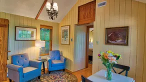 Woodlands King Suite + Mountain & Golf View Deck - Image 3