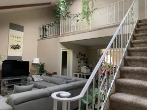 Convenient location and clean home - Image 2