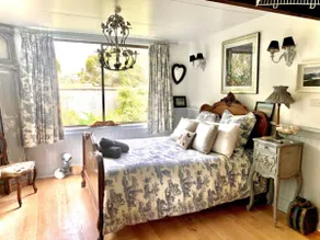 Pomegranite Beach House - Image 2